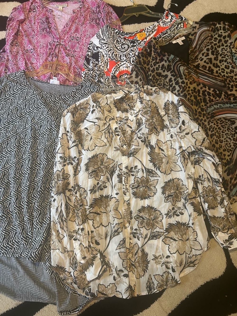 Size XL assortment 5 Ladies Blouses